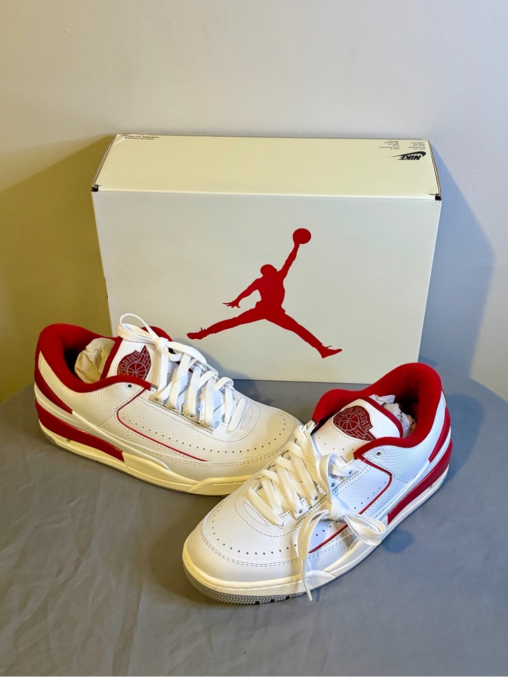 Jordan White & Red Low 2/3